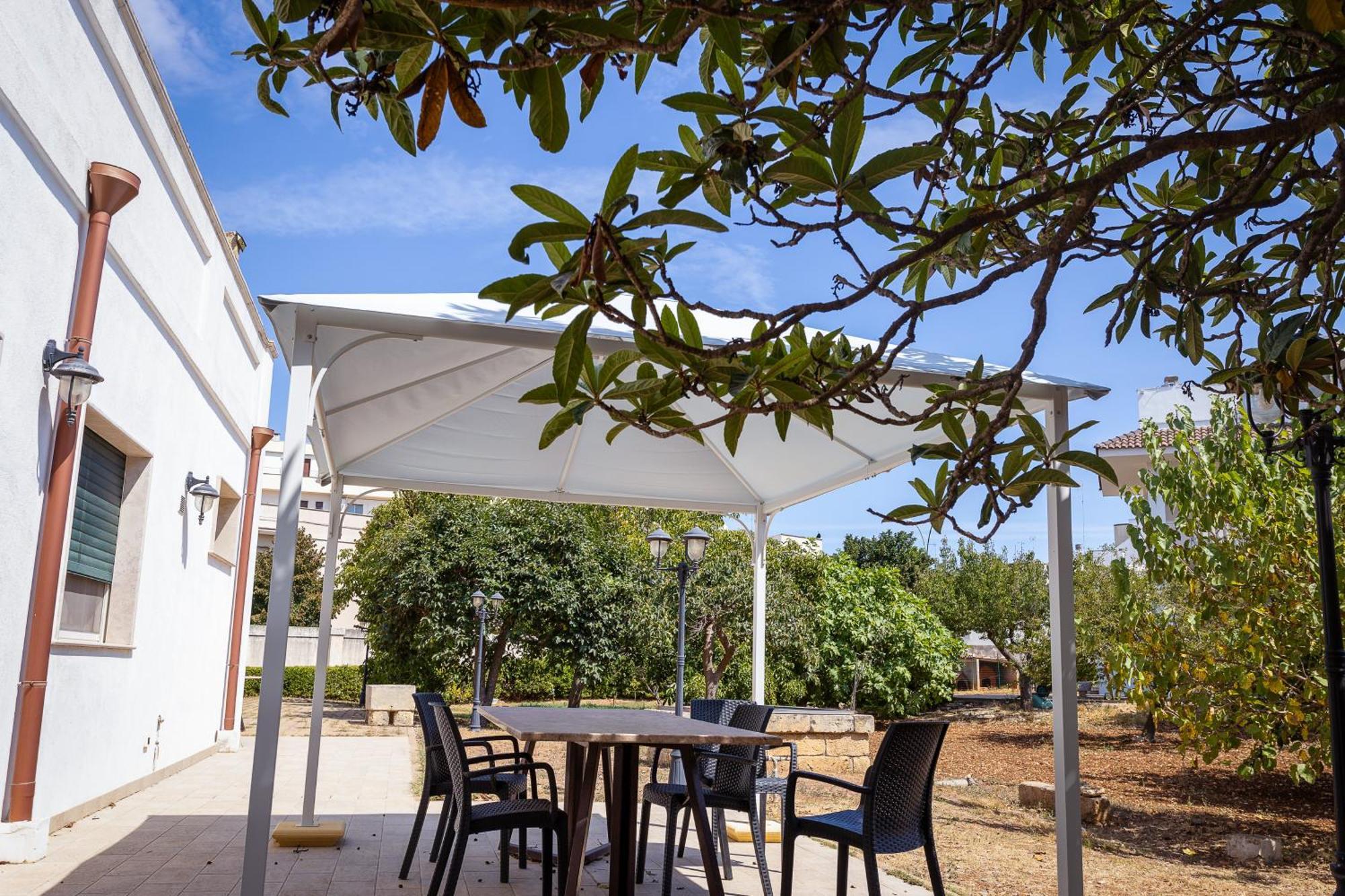 Affittacamere Giardino Delle Zie-Vicino Ospedale Cardinale Panico Триказе Екстер'єр фото